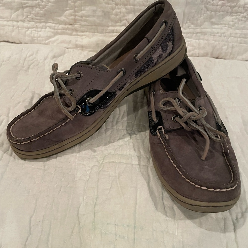 Sperry Top Sider - Gray with animal print accents Women’s 8